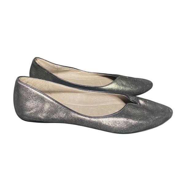 Chocolat Blu Glamour Bronze Metallic Pointed Toe Flats - Picture 1 of 8